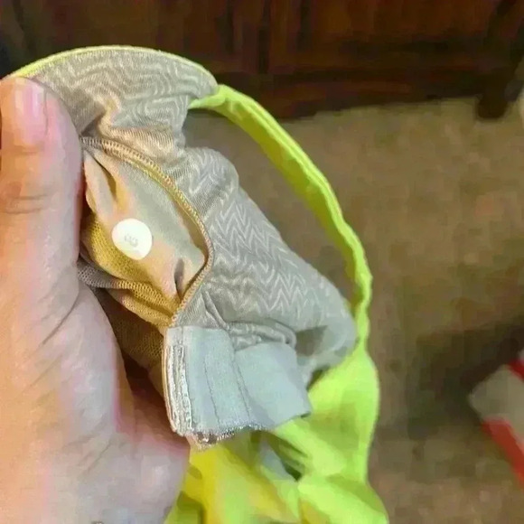 Lululemon Scoop Me Up Tank
Tonka Stripe Split Pea/Heathered Split Pea/Split Pea - Picture 14 of 15